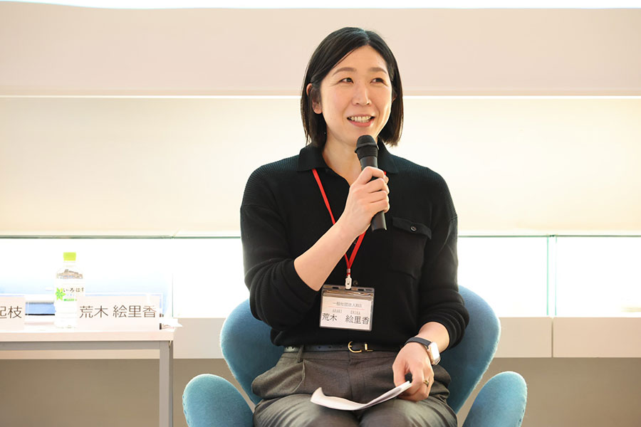 MAN代表理事としてママアスリートの経験を伝える荒木さん【写真：平野貴也】