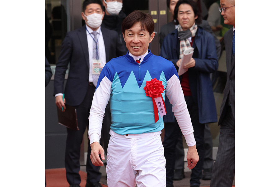 史上初40年連続重賞制覇を達成した武豊【写真：産経新聞社】