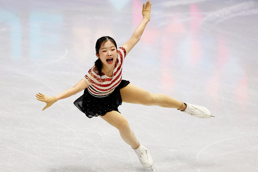 世界選手権SP、ジャンプ着氷に笑顔の中井亜美【写真：ロイター】