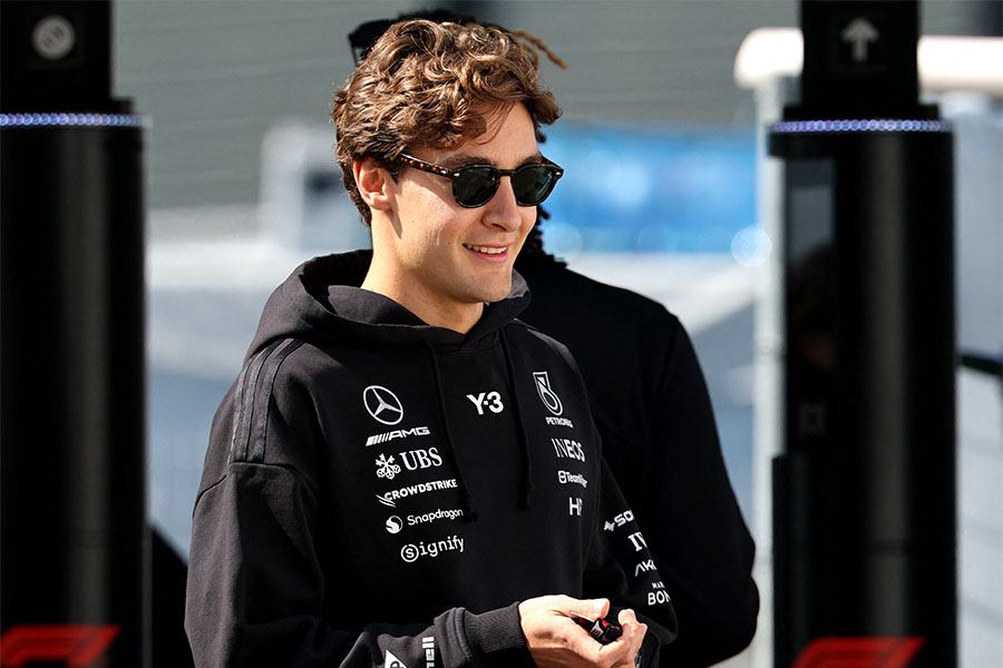 F1日本GPフリー走行1回目にトップタイムをマークしたメルセデスのラッセル【写真:ロイター】