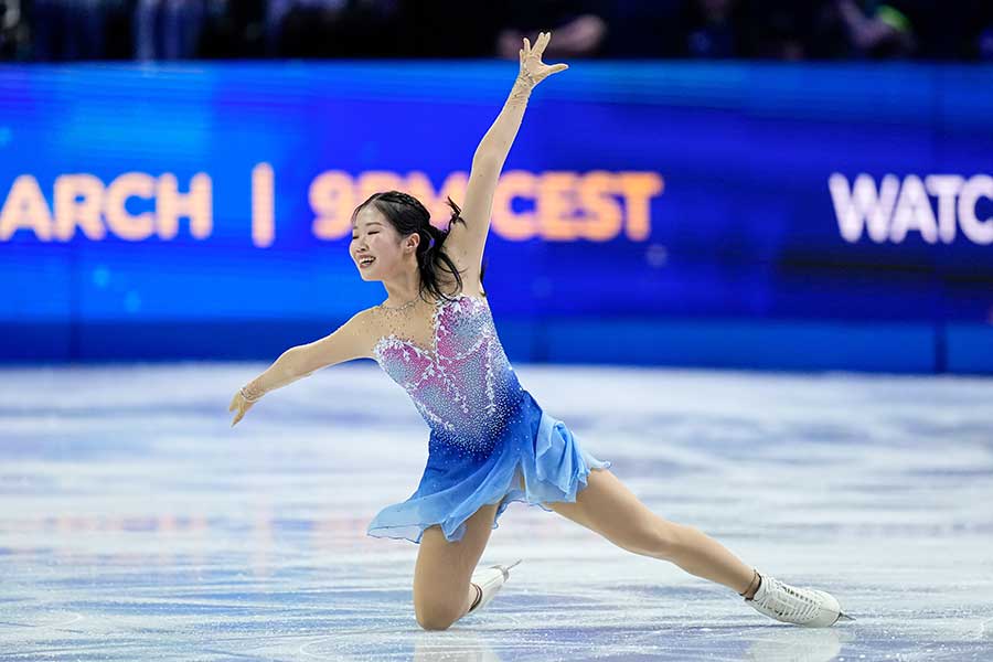 世界選手権、女子フリーで演技する中井亜美【写真:AP/アフロ】