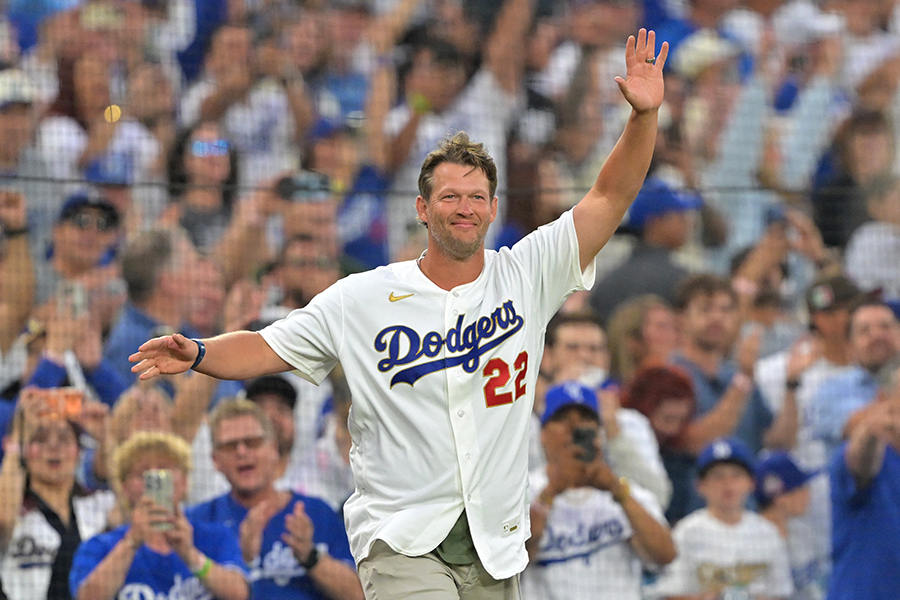 チャンピオンリング贈呈式に登場したクレイトン・カーショー氏【写真：ロイター】