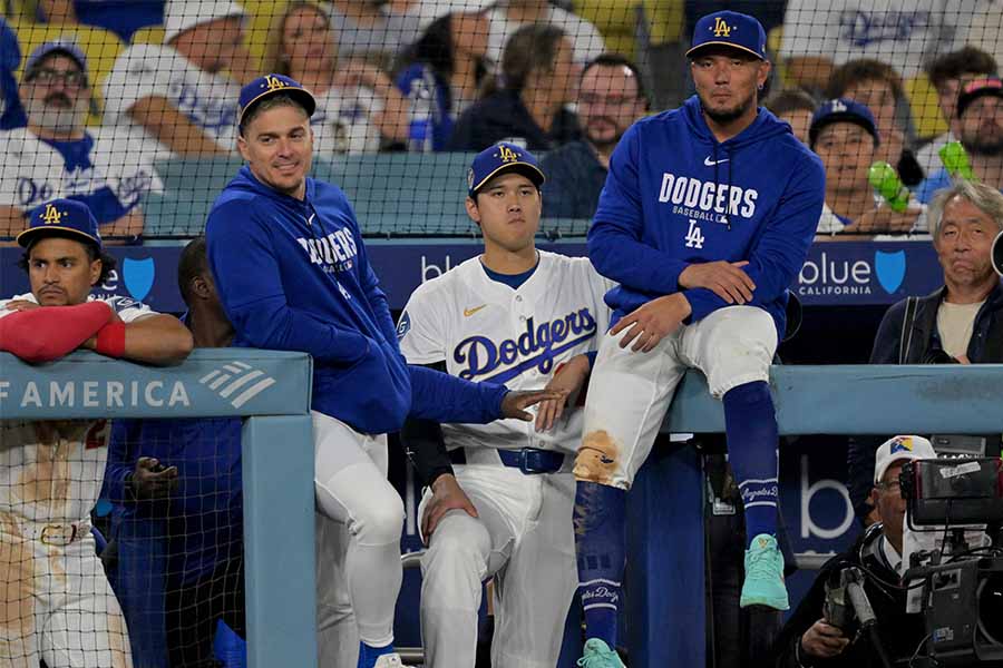 ドジャースの大谷翔平（中央）【写真：ロイター】