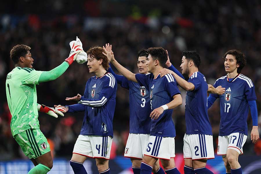 イングランド相手に大金星を挙げた日本代表【写真:ロイター】