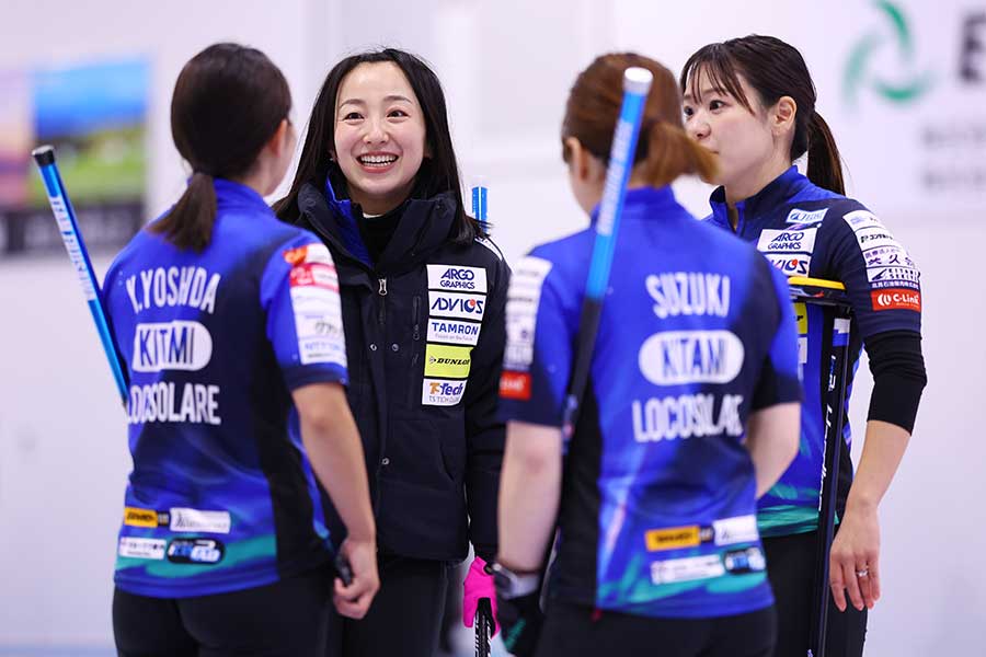 ロコ・ソラーレ【写真：築田 純/アフロスポーツ】