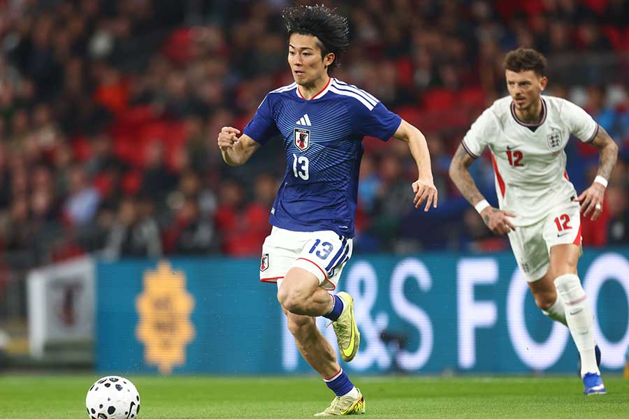 日本代表の中村敬斗【写真：REX/アフロ】