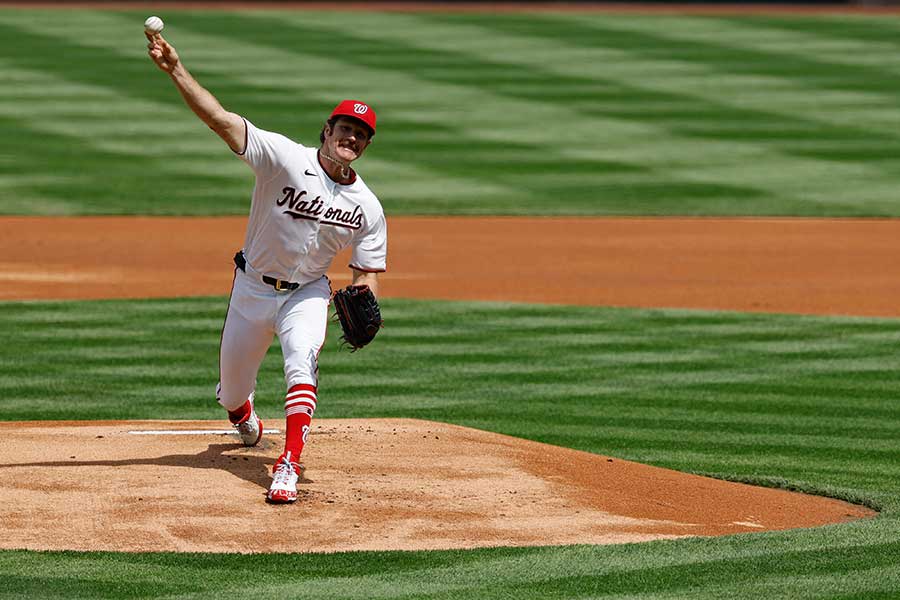 ドジャース戦に登板したマイルズ・マイコラス【写真：ロイター】