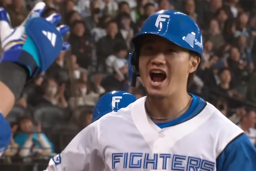 今季1号となる3ランを放った西川遥輝【画像:パーソル パ・リーグTV】