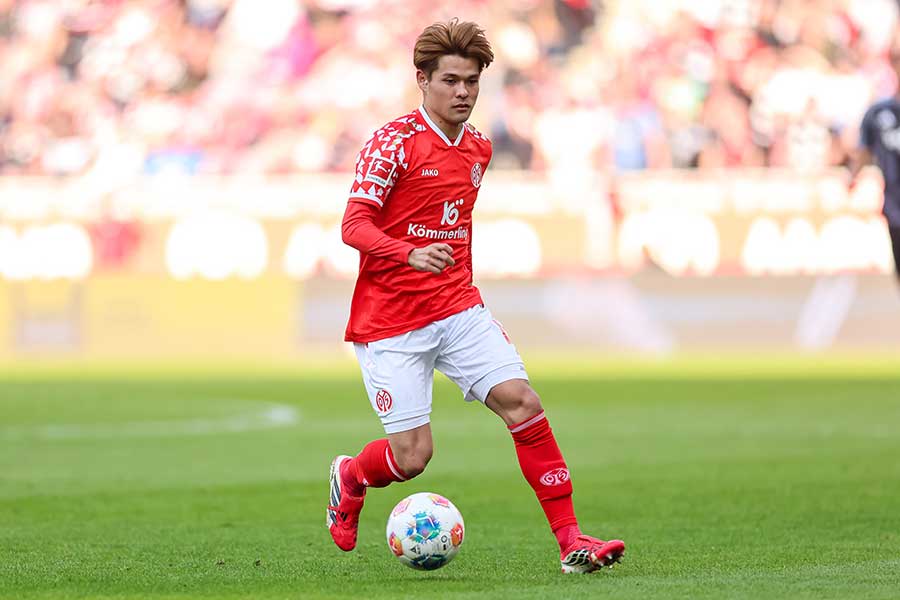 マインツの佐野海舟【写真:picture alliance/アフロ】