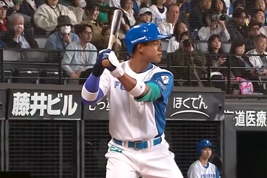 勝ち越し3ランを放った万波中正【画像：パーソル パ・リーグTV】