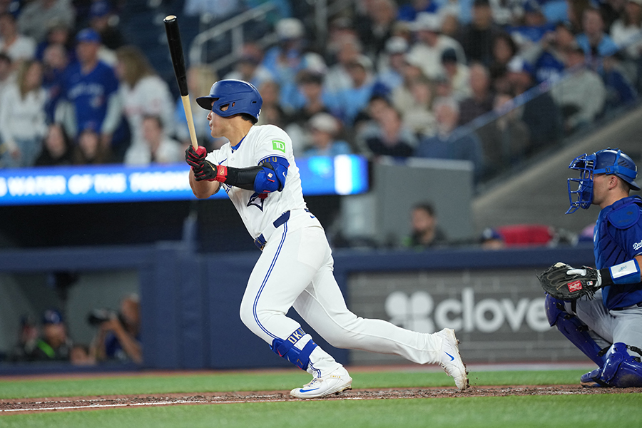 ドジャース戦に出場したブルージェイズの岡本和真【写真：ロイター】