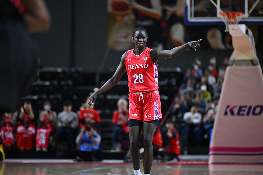 第1戦でデンソーの勝利に貢献したシラ・ソハナ・ファトー・ジャ【写真提供：Wリーグ】