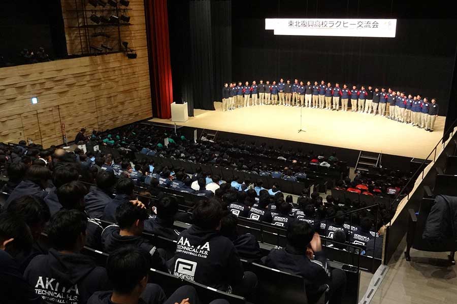 初日夜のファンクションで震災「語り部」の話を聞く選手たち【写真:吉田宏】