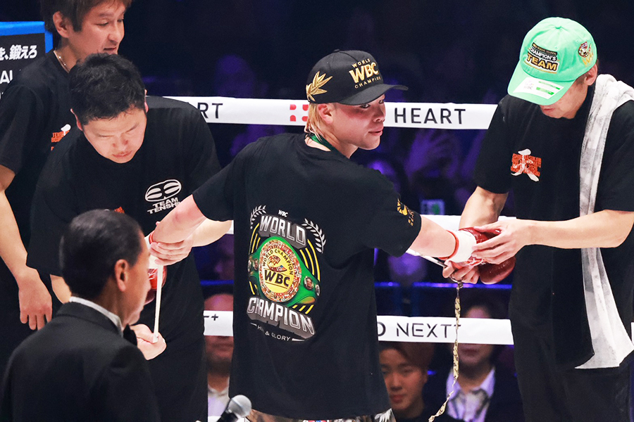 エストラダにTKO勝利した那須川天心【写真：山口比佐夫】
