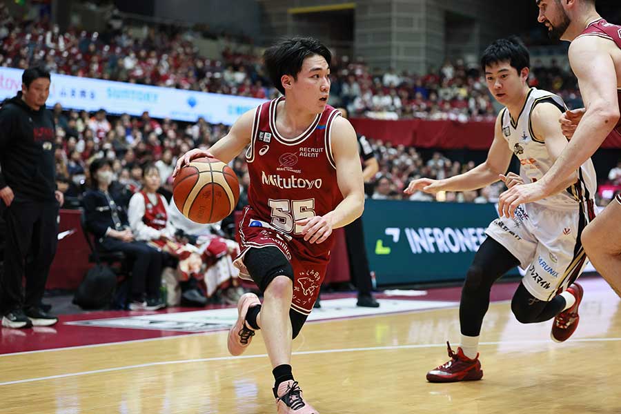10代でスペイン挑戦した岡田大河が当時を振り返った【写真：B.LEAGUE】
