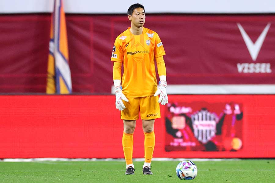 神戸の前川黛也【写真：西村尚己/アフロスポーツ】