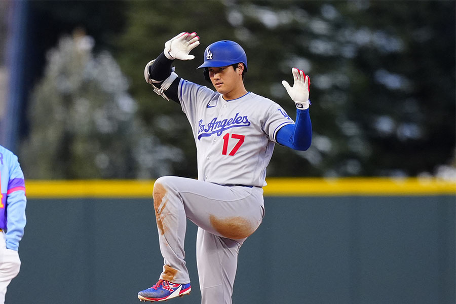 ロッキーズ戦で2安打を放ち、ドジャース4連勝に貢献した大谷翔平【写真：ロイター】