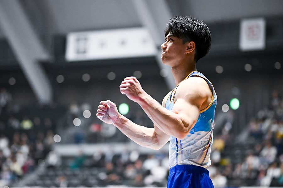 演技後にガッツポーズを決めた橋本【写真：中戸川知世】