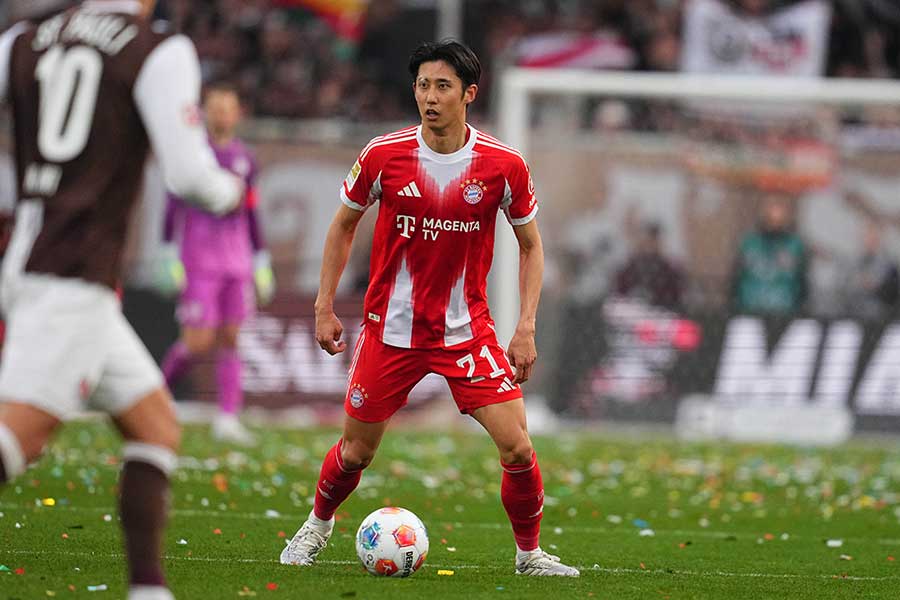 バイエルンの伊藤洋輝【写真：REX/アフロ】