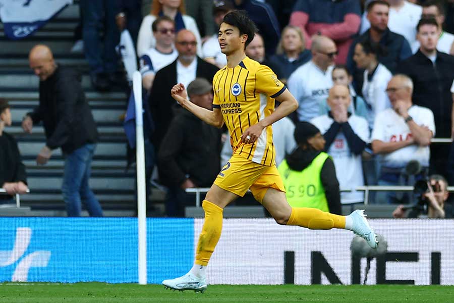 トッテナム戦で同点弾を奪ったブライトンの三笘薫【写真：ロイター】