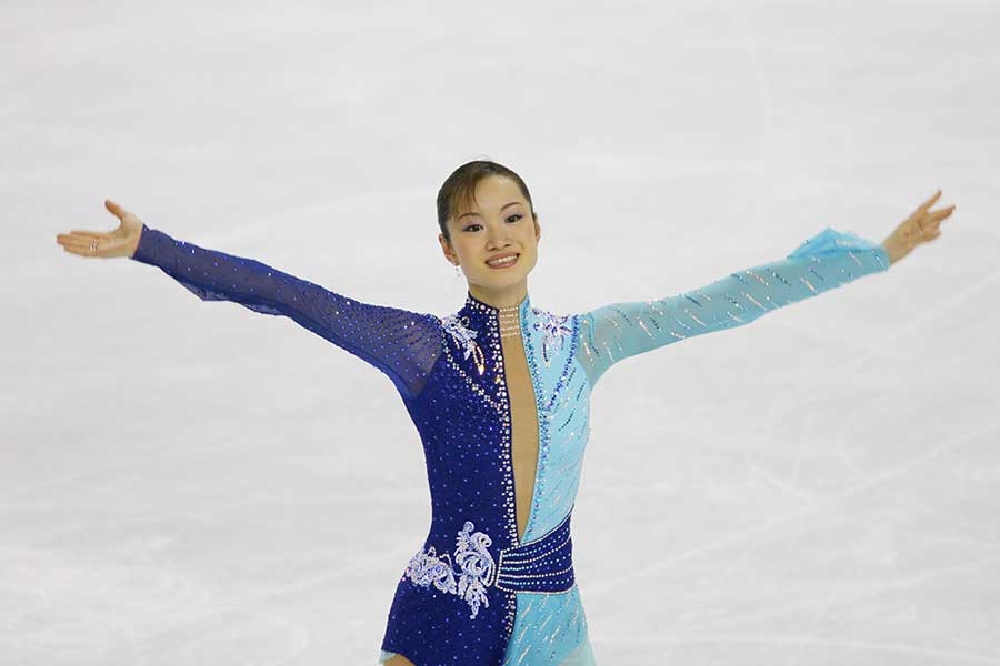 2006年トリノ五輪で金メダルを獲得した荒川静香【写真：築田純/アフロスポーツ】