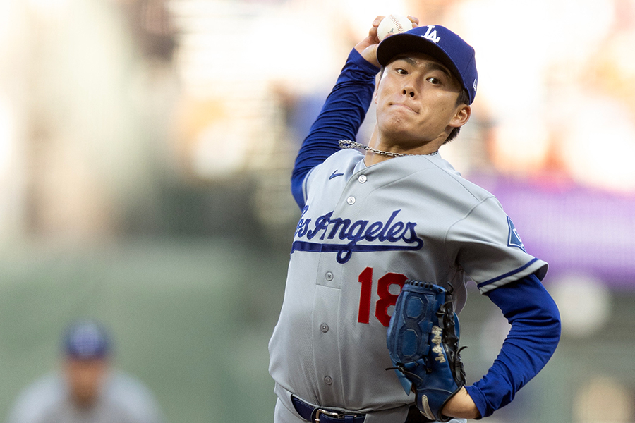 敵地ジャイアンツ戦に先発しているドジャースの山本由伸【写真：ロイター】