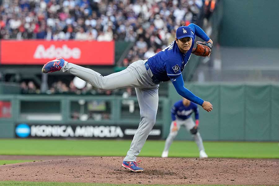 ジャイアンツ戦に先発登板したドジャースの大谷翔平【写真：AP/アフロ】