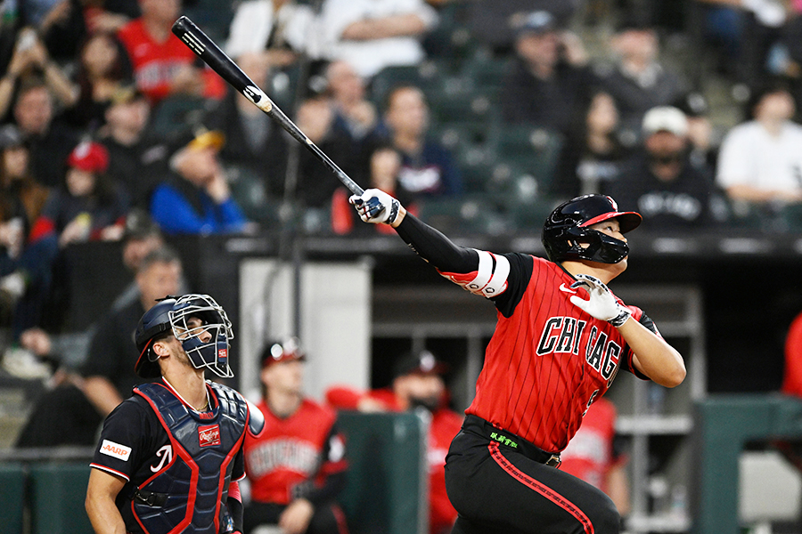 今季11号ホームランを放った村上宗隆【写真：AP/アフロ】