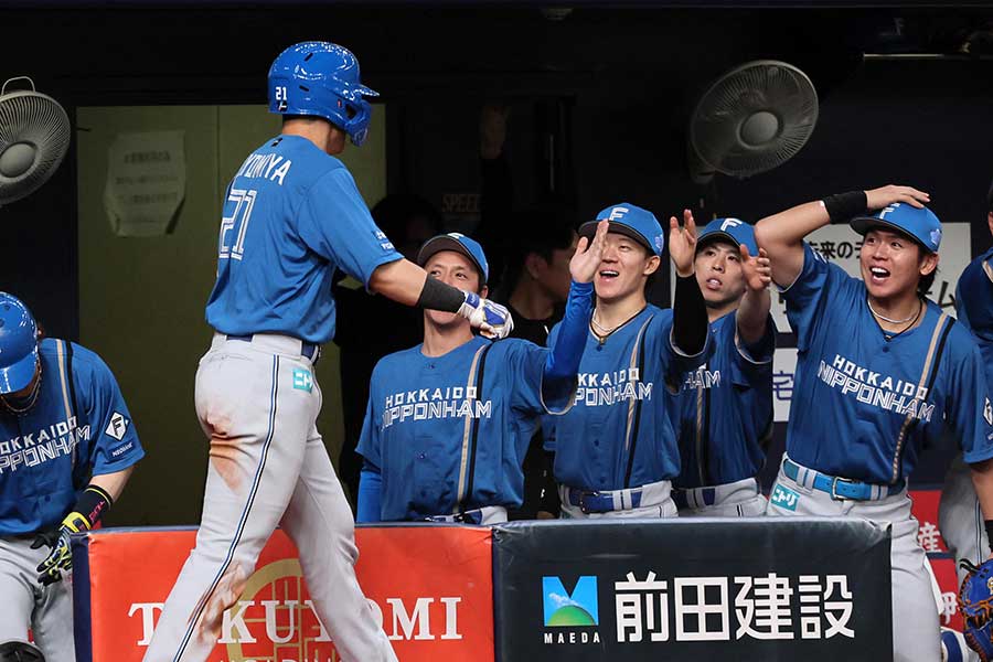 オリックスと対戦した日本ハム【写真：産経新聞社】