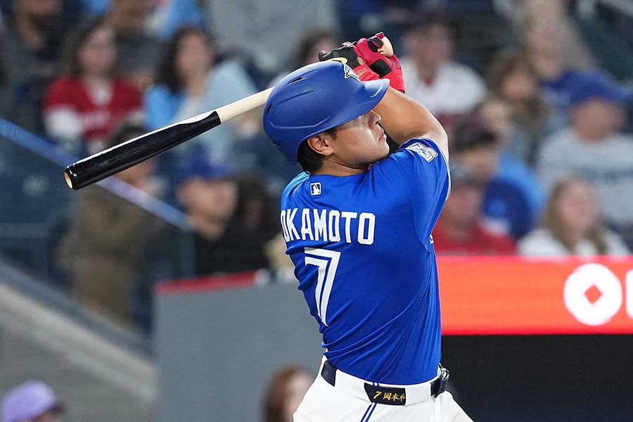 5号ソロを放ったブルージェイズの岡本和真【写真：ロイター】