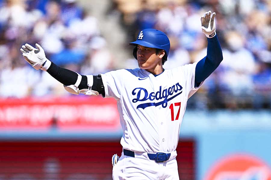 カブス戦で、二塁打を放った大谷翔平【写真：ロイター】