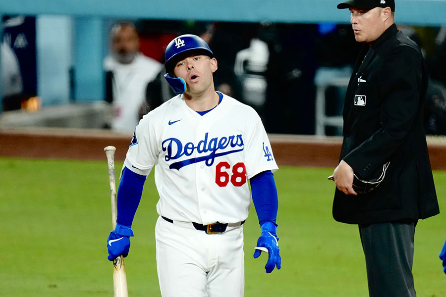 納得のいかない表情を浮かべたラッシング【写真：黒澤崇】