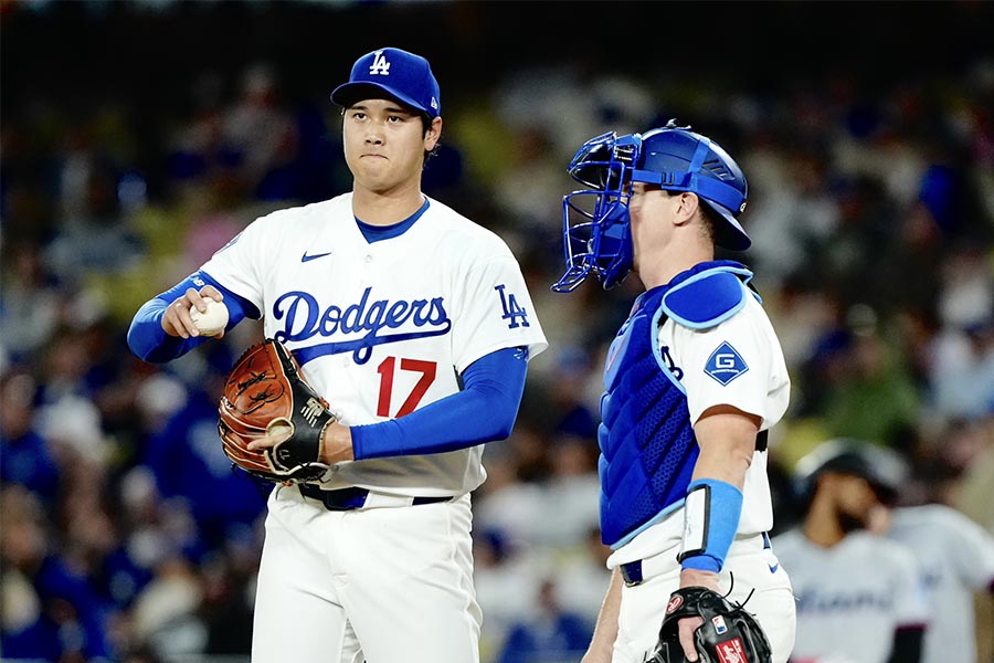 マーリンズ戦に先発登板した大谷翔平と相棒のウィル・スミス（右）【写真：黒澤崇】