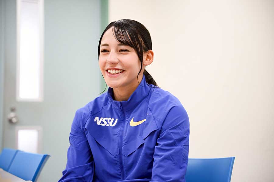 THE ANSWERのインタビューに応じた青木【写真：中戸川知世】