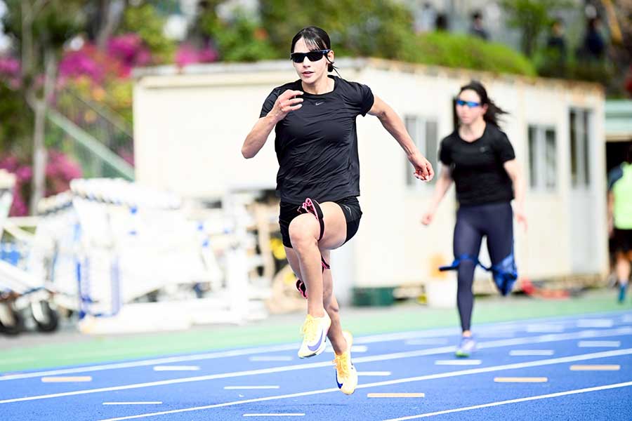 大学ラストシーズンへ、青木は「陸上競技を楽しむことを伝えたい」と話した【写真：中戸川知世】