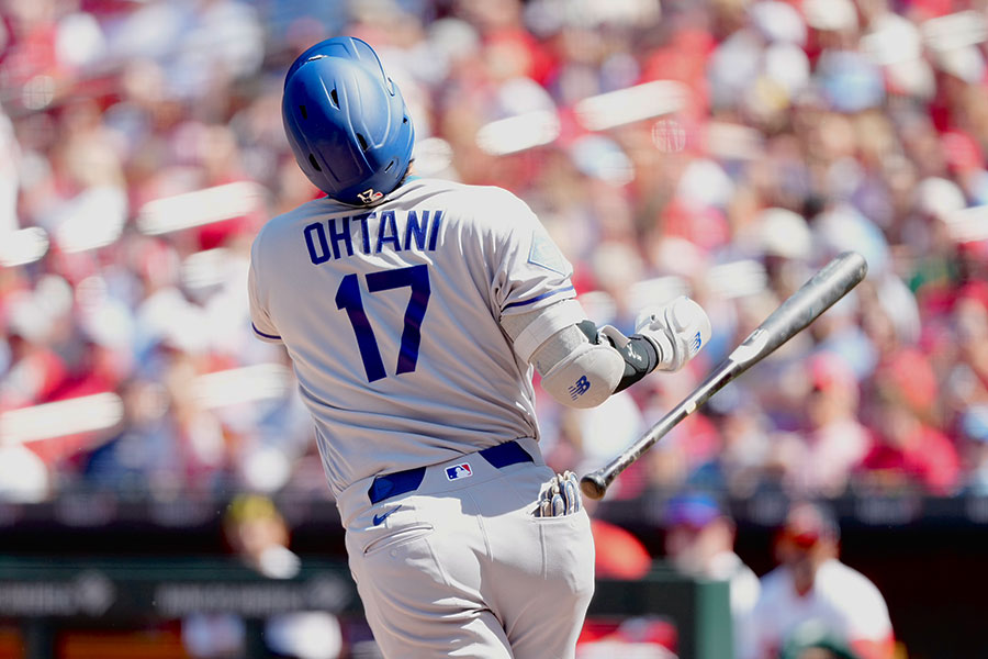 7回に死球を受けたドジャースの大谷翔平【写真：黒澤崇】