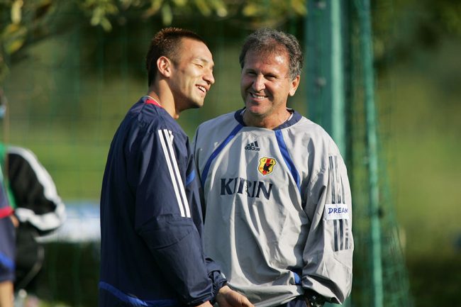 サッカー界に届いた衝撃投稿「凄い2ショット」 伝説2人が共演…ファン
