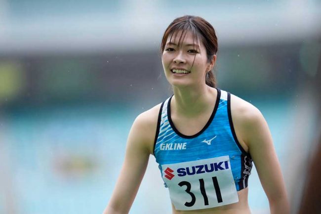 27歳、働きながら日本5位「私の経歴は特殊」 凹む姿も…赤裸々なSNSに