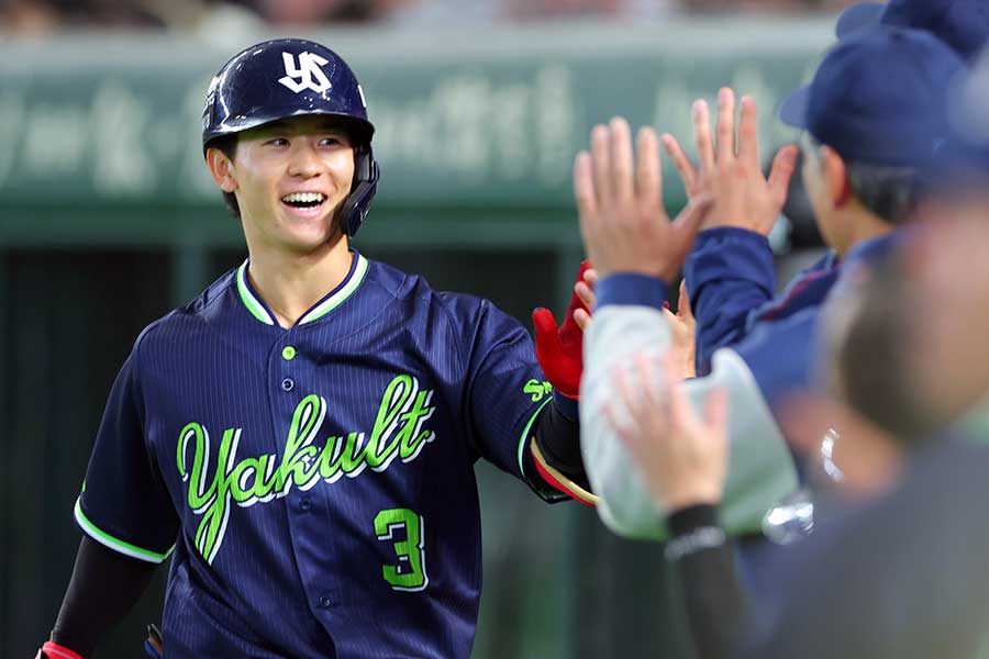 巨人戦で2号ソロを放ったヤクルトの内山壮真【写真:産経新聞社】