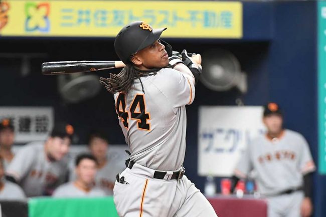 驚異の6戦4発…ファームで覚醒の34歳助っ人が「無双状態」 元巨人戦士に