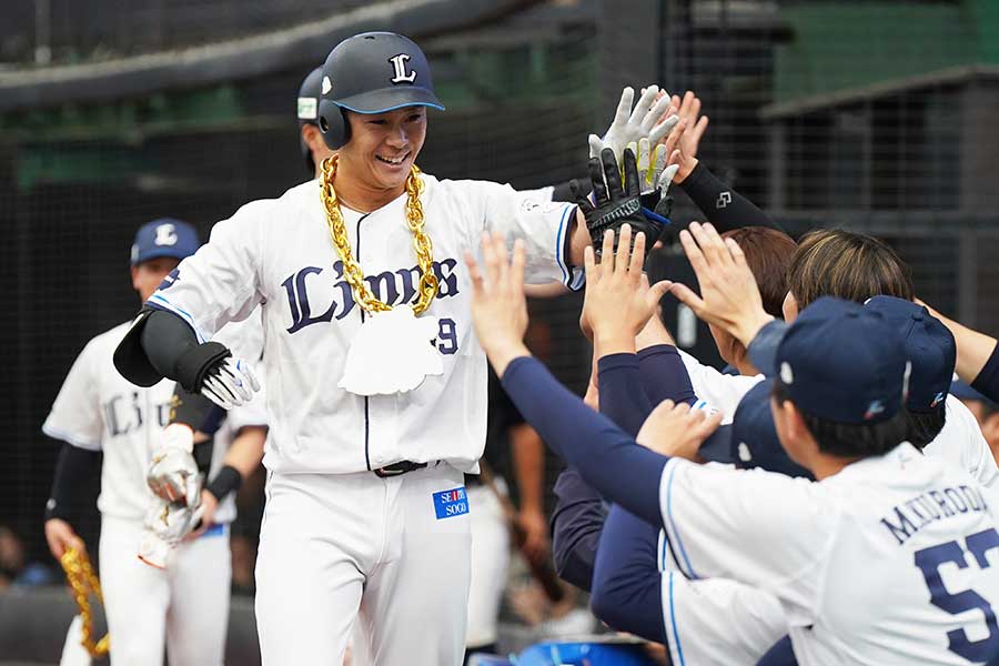 楽天戦、6回に逆転3ランを放った西武の平沢大河【写真：産経新聞社】