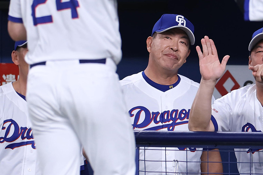 中日の井上一樹監督【写真：産経新聞社】