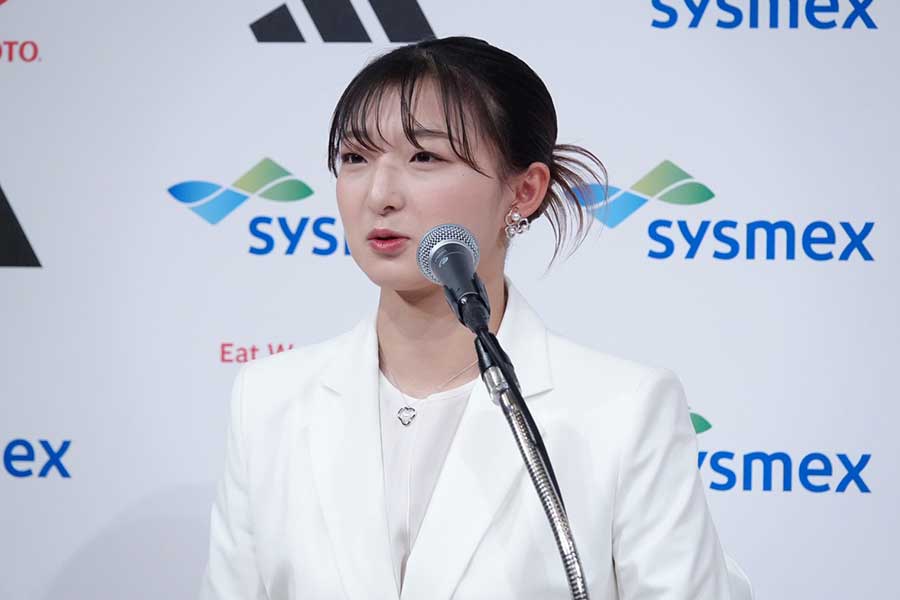 引退会見に臨んだ坂本花織【写真：鉾久真大】