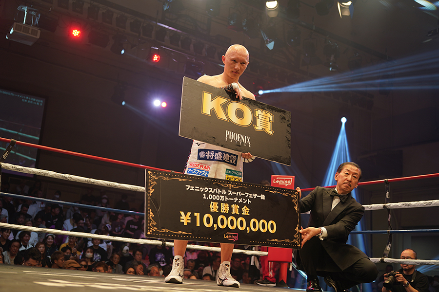 龍王に3回35秒TKO勝ちした松本圭佑【写真：澤田直人】
