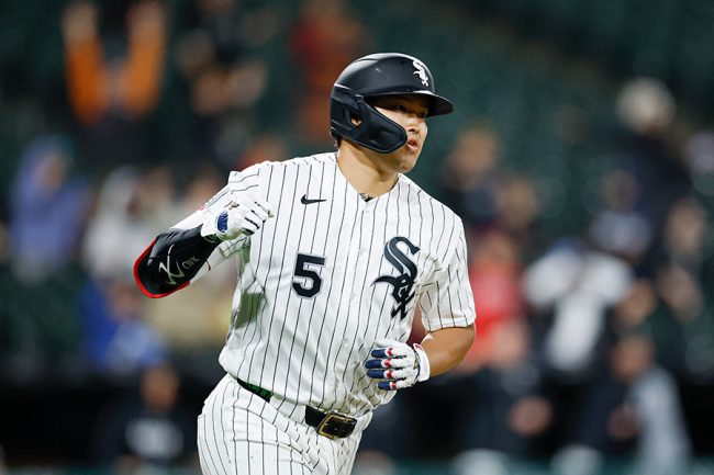村上宗隆が16号！ 本拠地騒然の豪快弾…ジャッジに並びリーグ1位、年間