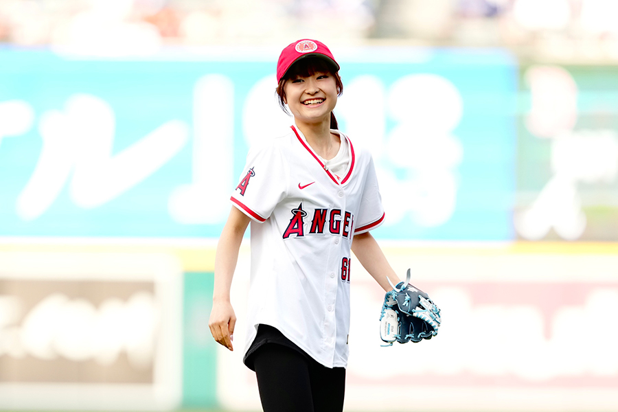 始球式を行った島田麻央【写真:黒澤崇】