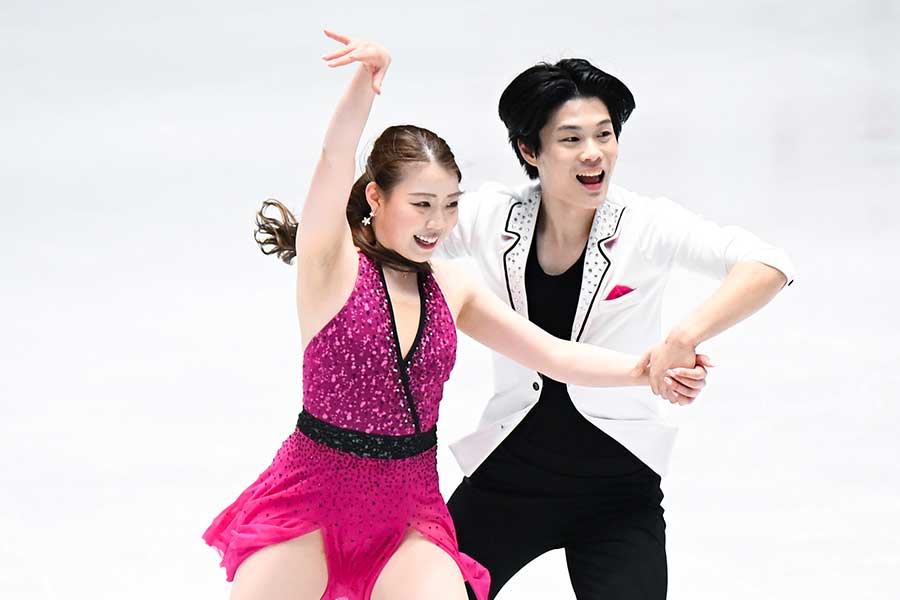 アイスダンスのカップル紀平梨花と西山真瑚【写真：中戸川知世】