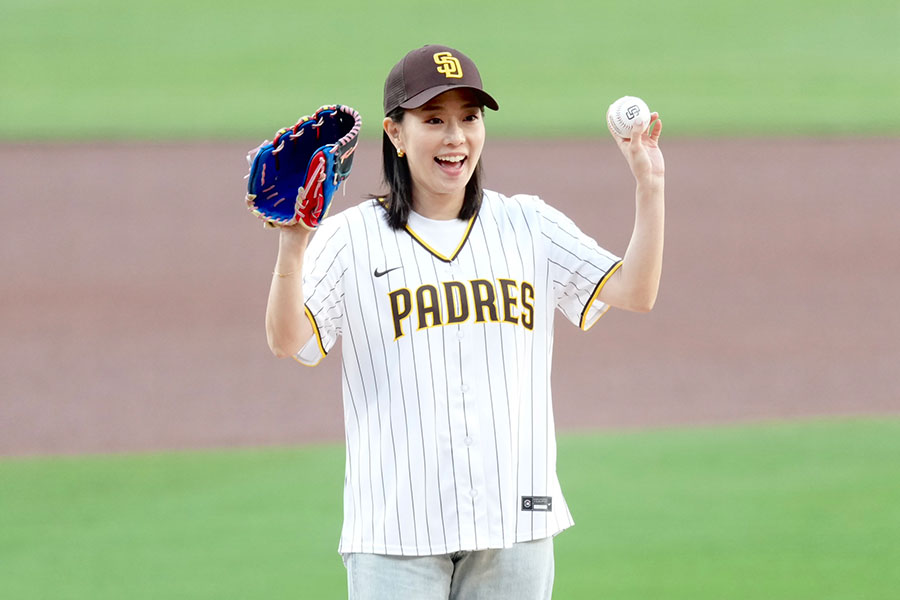 ペトコ・パークに登場した石川佳純さん【写真：黒澤崇】