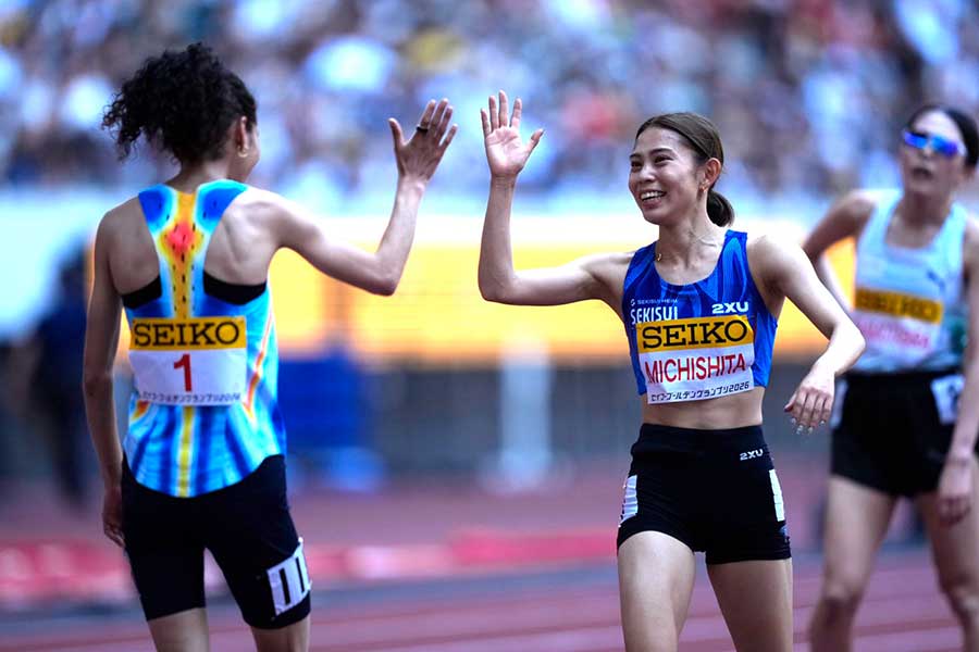 自分と向き合うことの大切さを説いた道下(右)【写真:奥井隆史】