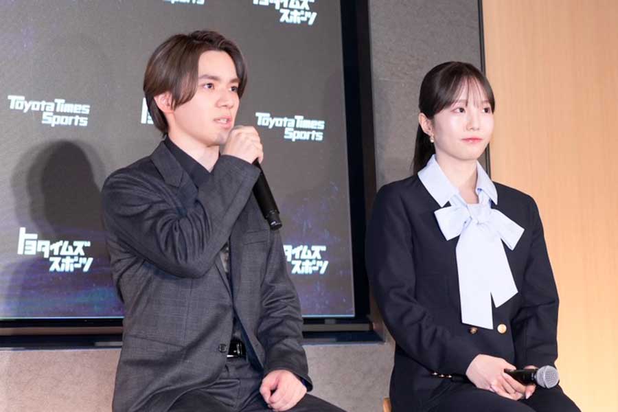 会見を行った宇野昌磨さんと本田真凜さん【写真：増田美咲】